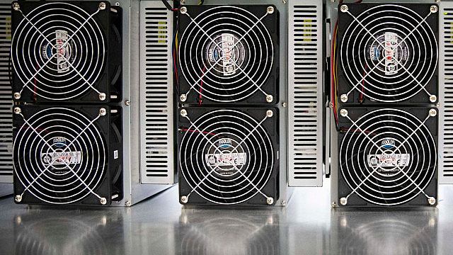 Crypto Miner Hive Cuts Computing Power Forecast for Intel Chip-Based Rigs
